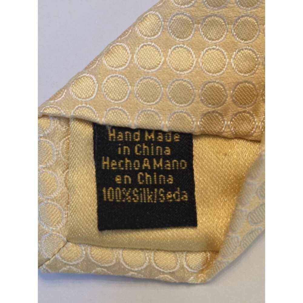 Donald J Trump Signature Collection Silk Tie Yellow Medallion 59” x 3.75" USA - Picture 4 of 6